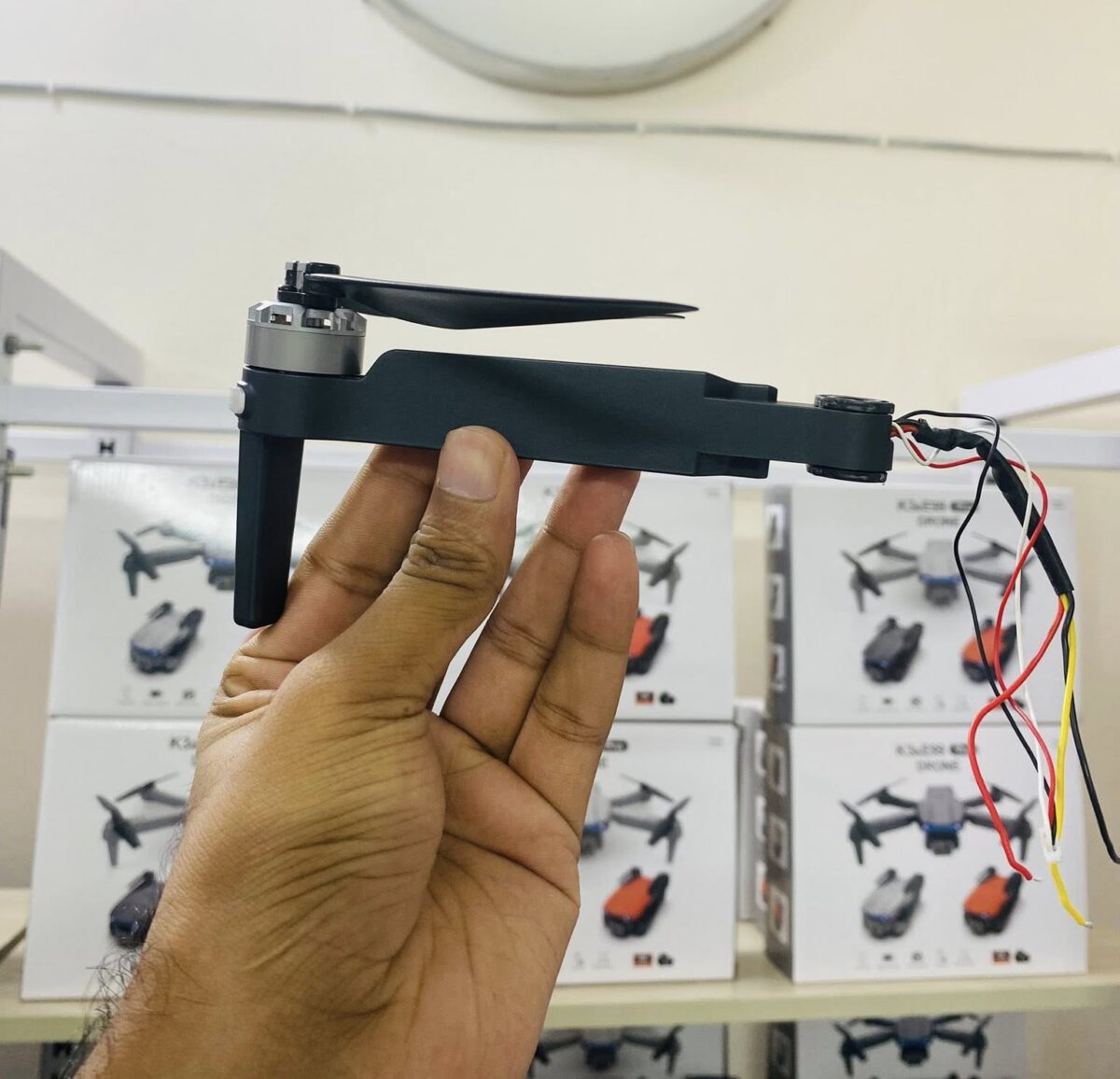 SJRC F11/F11s/F11 s 4k pro Arm with propellers - Image 1
